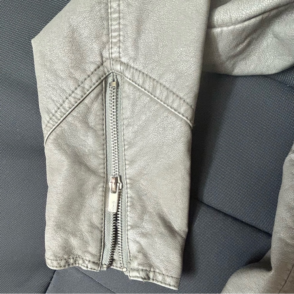 Black Rivet Faux Leather Ladies Moto Jacket, Grey , Size S, Vintage - Picture 13 of 16